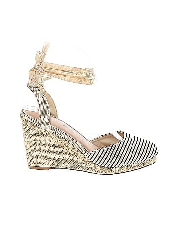 Kelly & Katie Wedges (view 1)