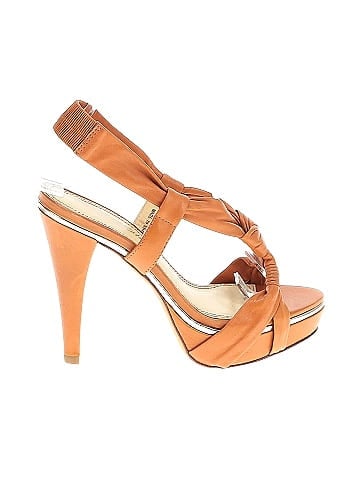 Pour La Victoire Heels (view 1)