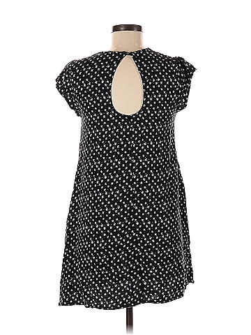 Urban Outfitters Casual Dress (view 2)
