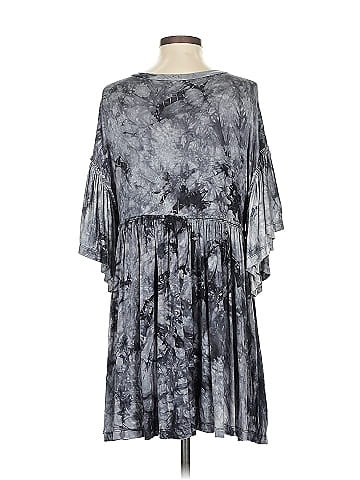 Urban Outfitters Casual Dress (view 2)