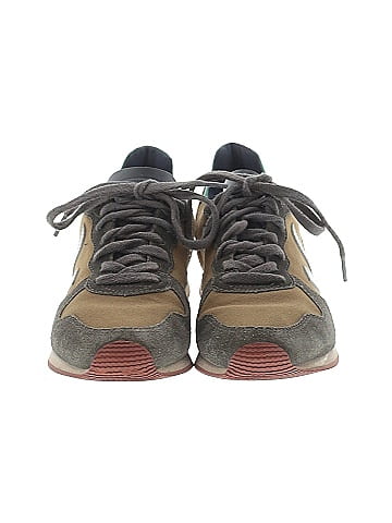 VEJA Sneakers (view 2)