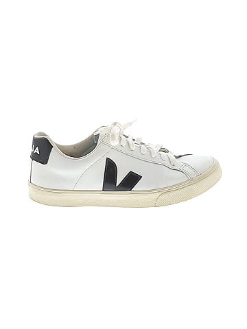 VEJA Sneakers (view 1)