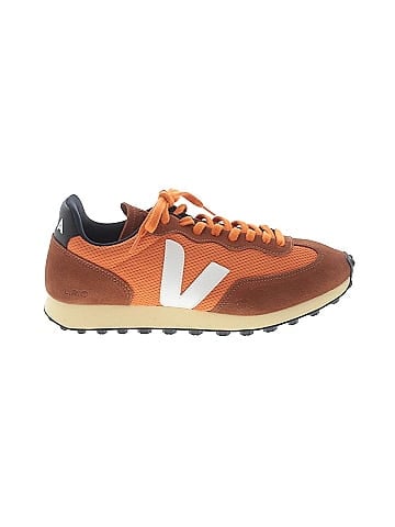 VEJA Sneakers (view 1)