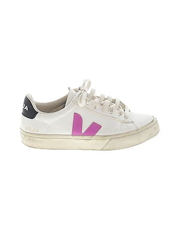 VEJA Sneakers (view 1)