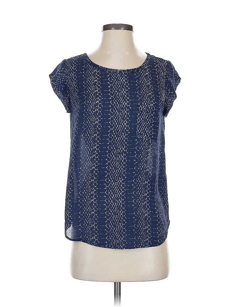 Click to view more detailed imagery on our partner's website Pre-owned Joie Short Sleeve Silk Top Blue Square Neckline Tops