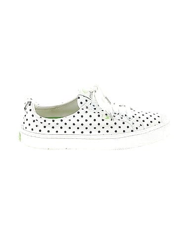 Cariuma Sneakers (view 1)