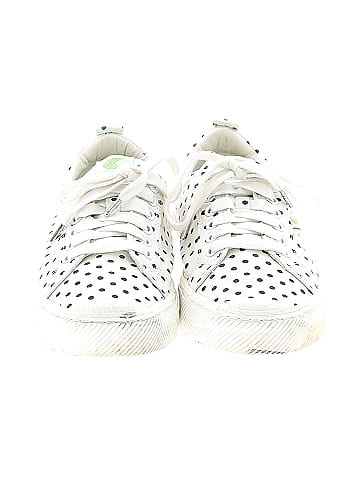 Cariuma Sneakers (view 2)