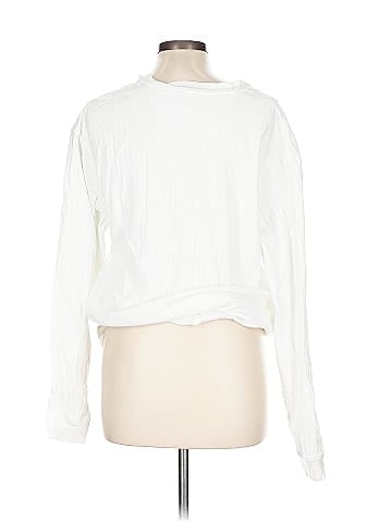 Roundtree & Yorke Long Sleeve Blouse (view 2)