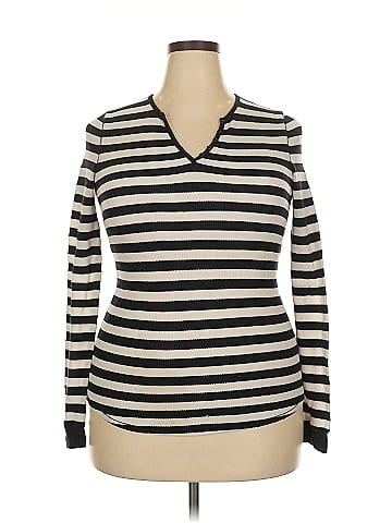 Liz Claiborne Long Sleeve T-Shirt (view 1)