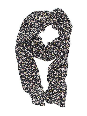 The Limited Scarf (view 1)