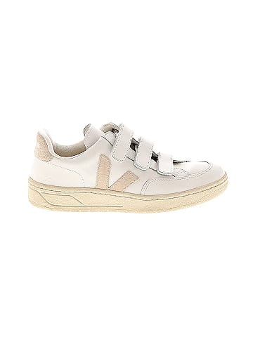 VEJA Sneakers (view 1)