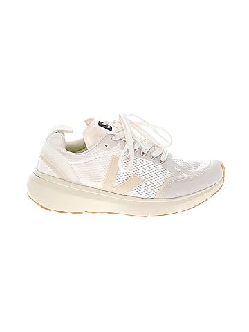 VEJA Sneakers (view 1)