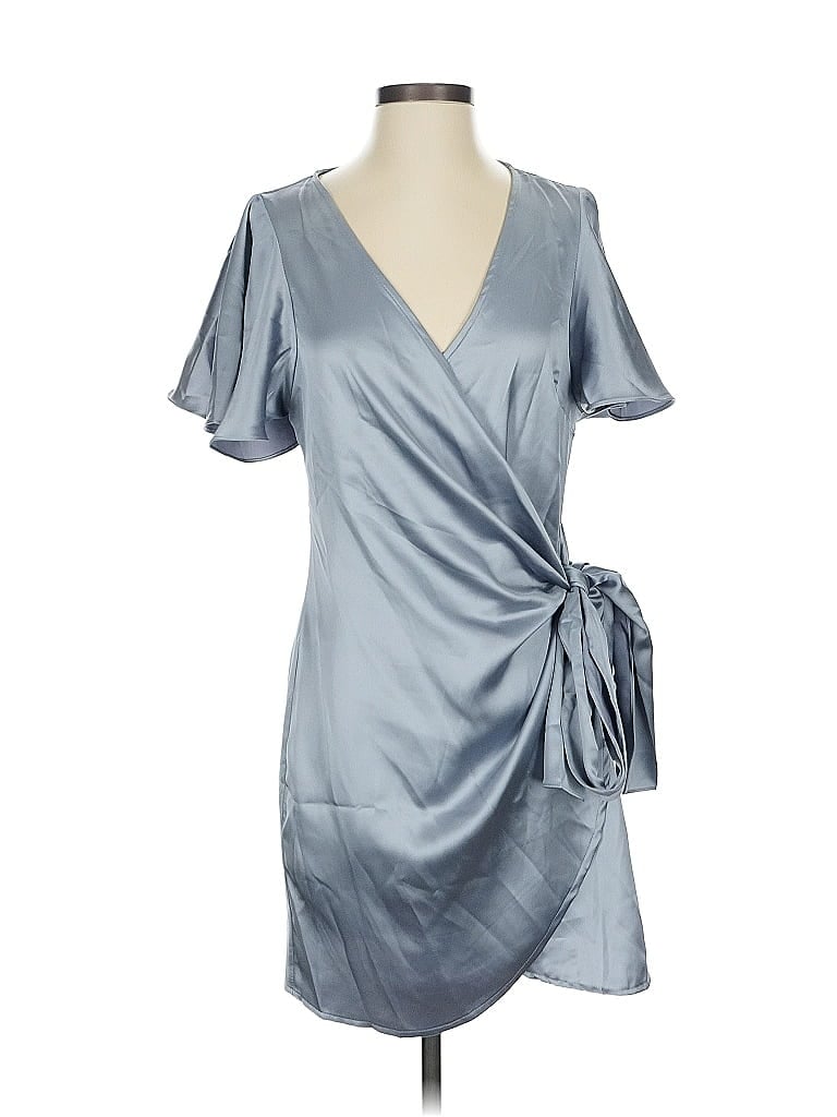 Click to view more detailed imagery on our partner's website Pre-owned Dress Forum Cocktail Dress In Silver