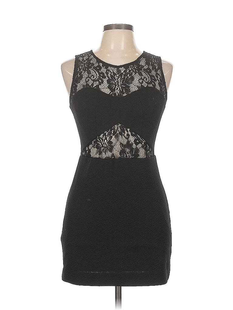 Click to view more detailed imagery on our partner's website Pre-owned En Creme Cocktail Dress In Black