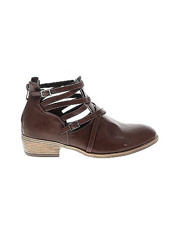 Journee Collection Ankle Boots (view 1)