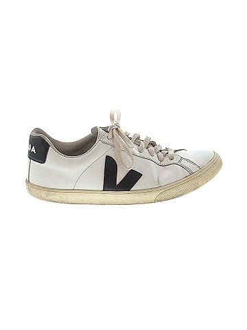 VEJA Sneakers (view 1)