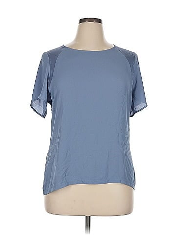 The Limited Short Sleeve Top (view 1)