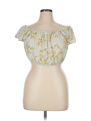 Xhilaration Short Sleeve Blouse (view 1)