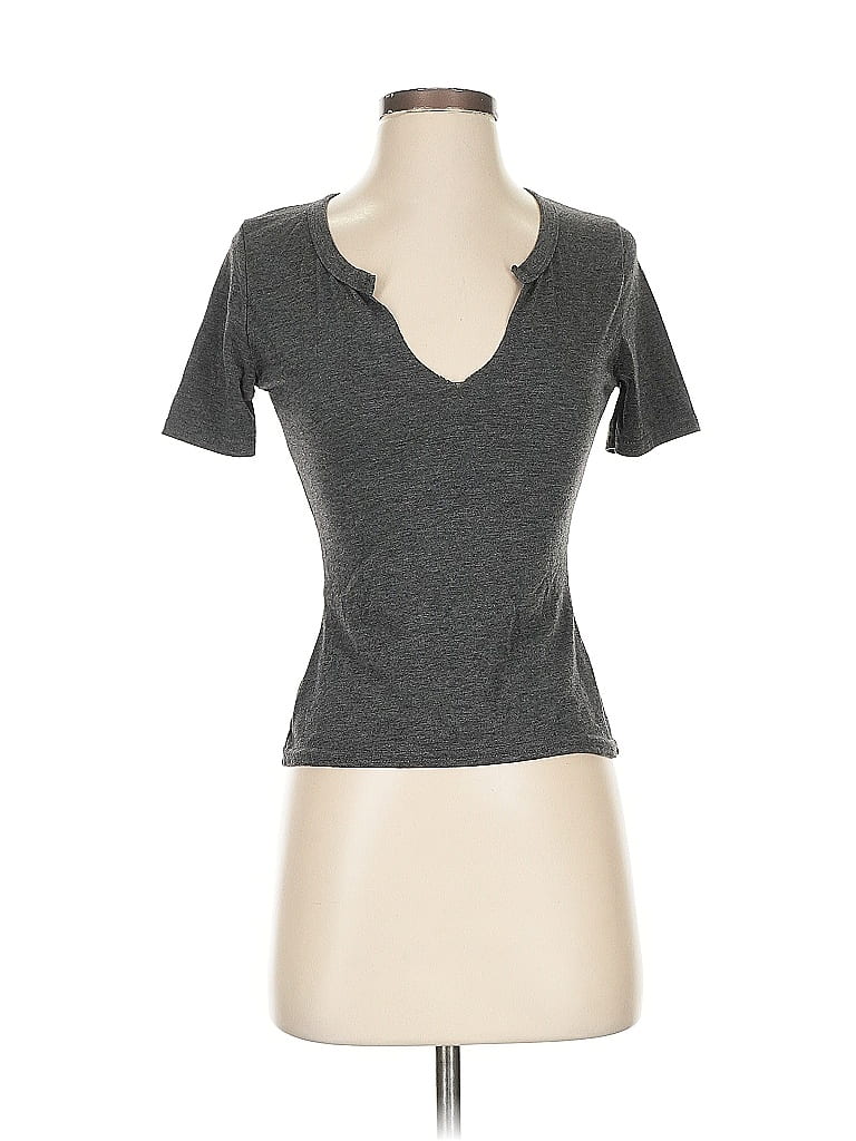 Pre-owned Prettylittlething Short Sleeve T-shirt In Gray