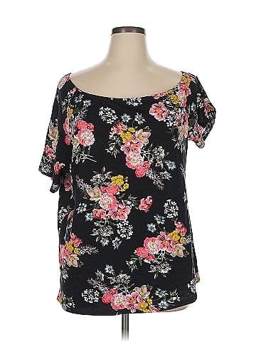 Torrid Short Sleeve T-Shirt (view 1)