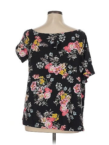 Torrid Short Sleeve T-Shirt (view 2)