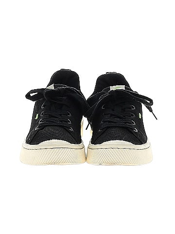 Cariuma Sneakers (view 2)