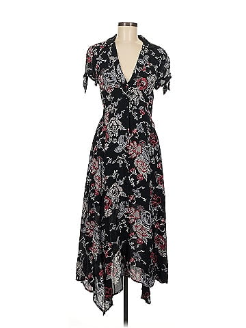 Urban Outfitters Casual Dress (view 1)