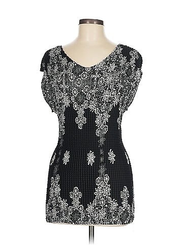 Style Black Floral Lace Sleeveless Top (view 1)