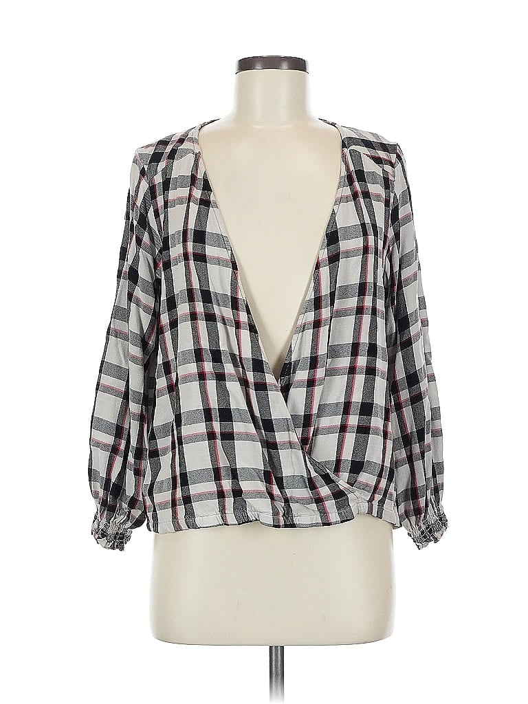 Click to view more detailed imagery on our partner's website Pre-owned Sanctuary 3/4 Sleeve Blouse In Gray