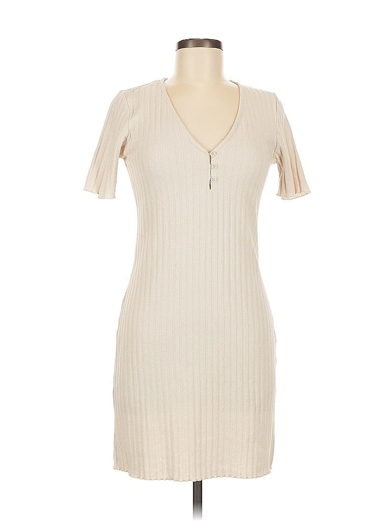 Click to view more detailed imagery on our partner's website Pre-owned H&m Casual Dress In White