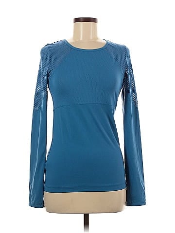UNIQUELY Lorna Jane Long Sleeve T-Shirt (view 1)