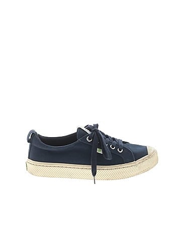 Cariuma Sneakers (view 1)
