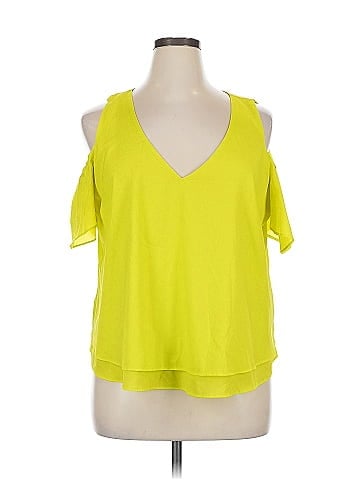Bisou Bisou Sleeveless Blouse (view 1)