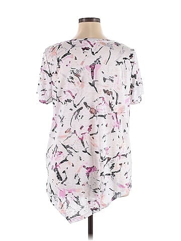 TWO by Vince Camuto Short Sleeve Blouse (view 2)