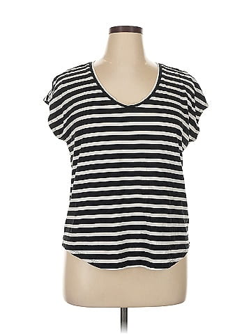 Gap Short Sleeve T-Shirt (view 1)