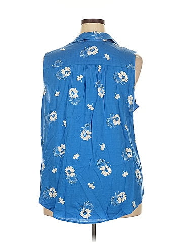 Torrid Sleeveless Button-Down Shirt (view 2)