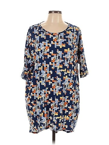 Lularoe 3/4 Sleeve T-Shirt (view 1)