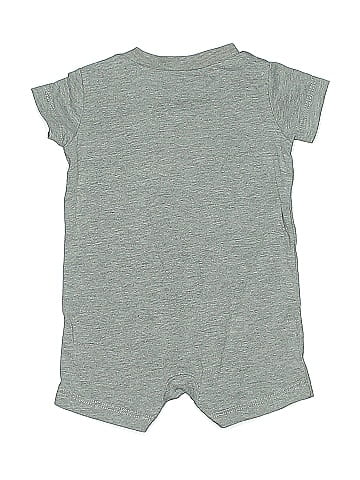 Nike Short Sleeve Outfit (view 2)