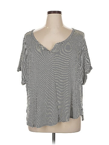 American Eagle Outfitters Short Sleeve Top (view 1)
