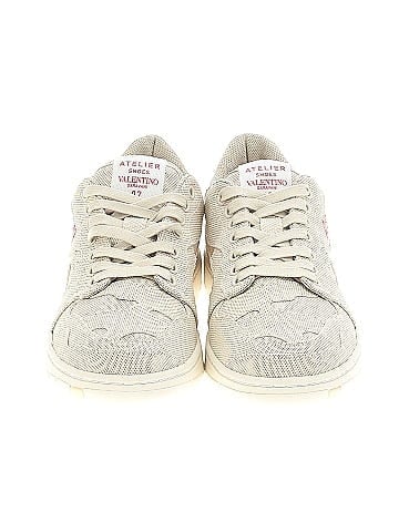 Valentino Garavani 07 Logo Low Top Sneakers (view 2)