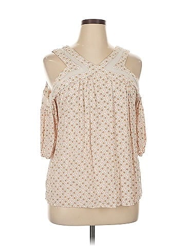 Buckle Black 3/4 Sleeve Blouse (view 1)