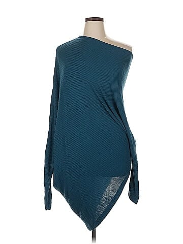 Venus Poncho (view 1)