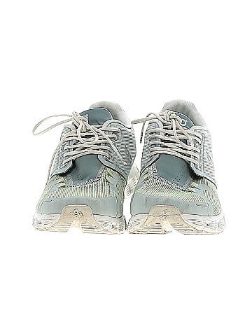 On Cloud Sneakers (view 2)