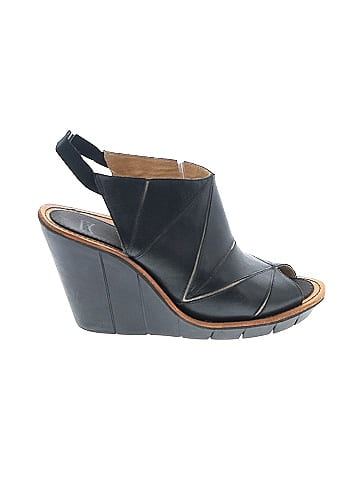 Camper Wedges (view 1)