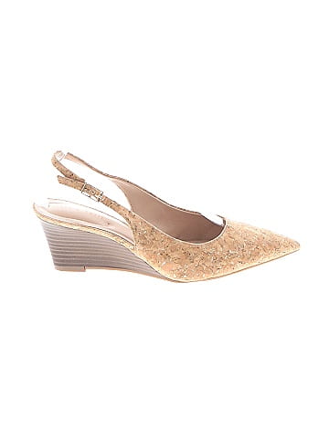 Kelly & Katie Wedges (view 1)