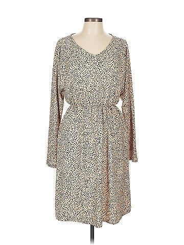 Betsey's Boutique Shop Casual Dress (view 1)
