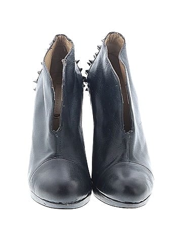 BCBGMAXAZRIA Heels (view 2)