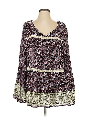 Easel 3/4 Sleeve Blouse (view 1)