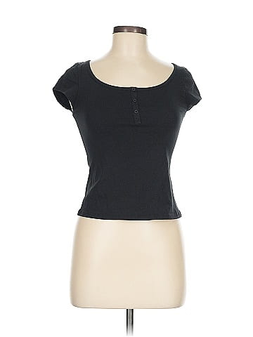 Lululemon Athletica Short Sleeve T-Shirt (view 1)