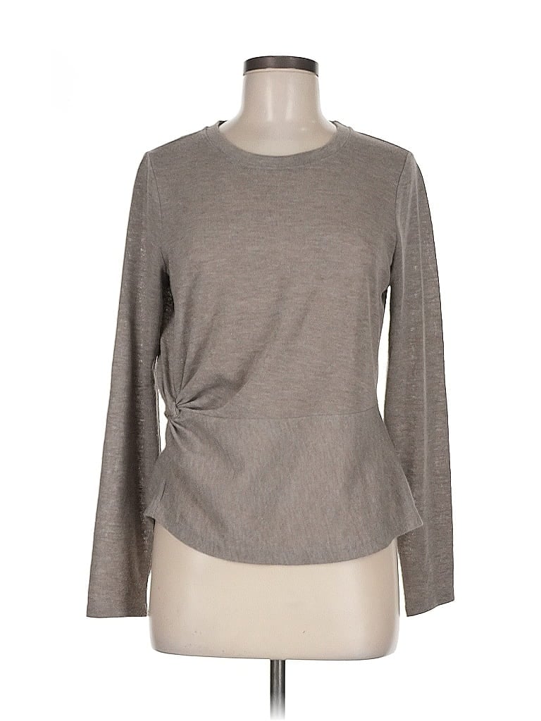 Click to view more detailed imagery on our partner's website Pre-owned Sanctuary Long Sleeve Top Gray Keyhole Neckline Tops